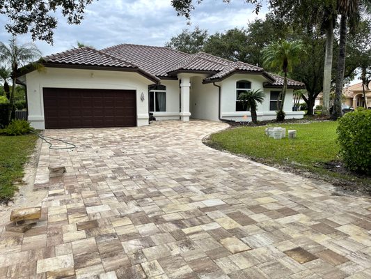 Completed travertine paver driveway